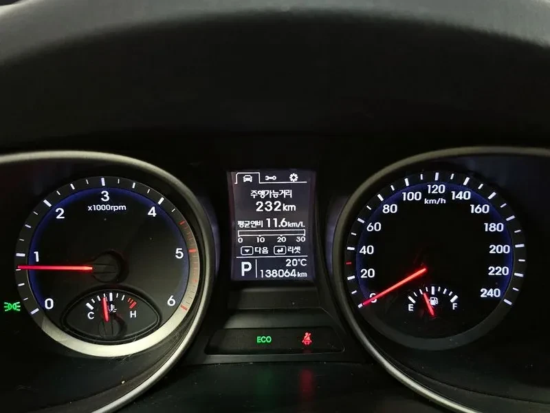 Hyundai Santa fe 2.0 2WD PREMIUM, снимка 8 - Автомобили и джипове - 55796645