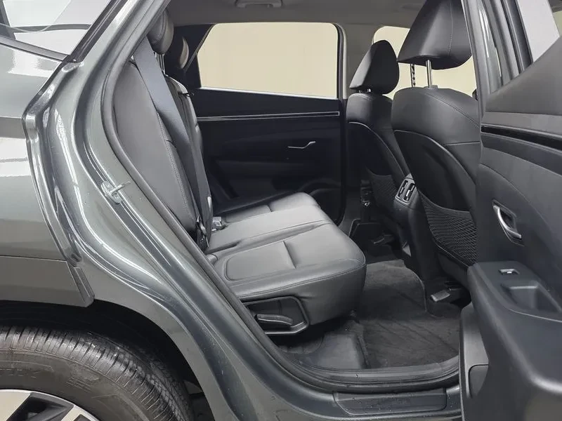 Hyundai Tucson 2.0 2Wd Premium, снимка 11 - Автомобили и джипове - 55936588