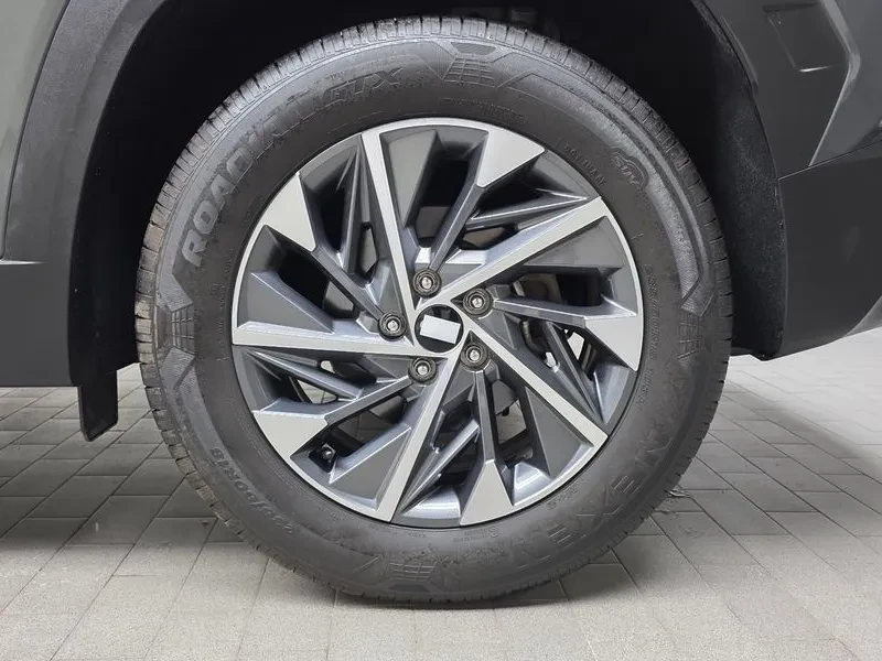 Hyundai Tucson 2.0 2Wd Premium, снимка 17 - Автомобили и джипове - 55936588