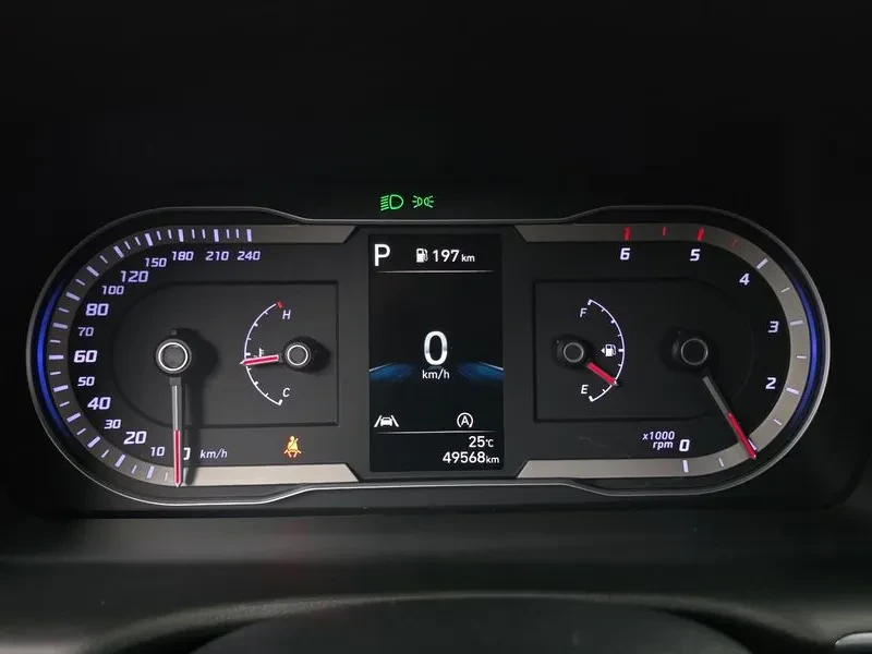 Hyundai Tucson 2.0 2Wd Premium, снимка 8 - Автомобили и джипове - 55936588
