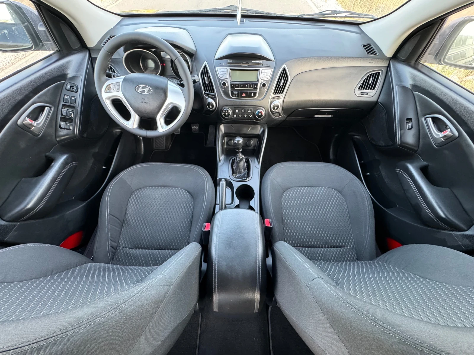 Hyundai IX35 2.0 CRDi 136к.с PARKTRONIC / BLUETOOTH  - изображение 9
