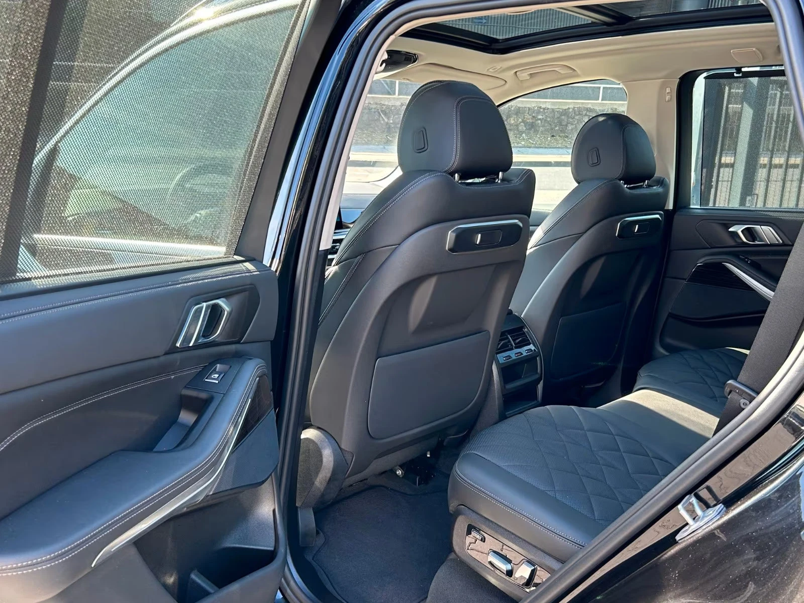 BMW X5 40i/xDRIVE/AIR/381HP/SPORT/7S./PANO/MEMO/HUD/660f | Mobile.bg   16