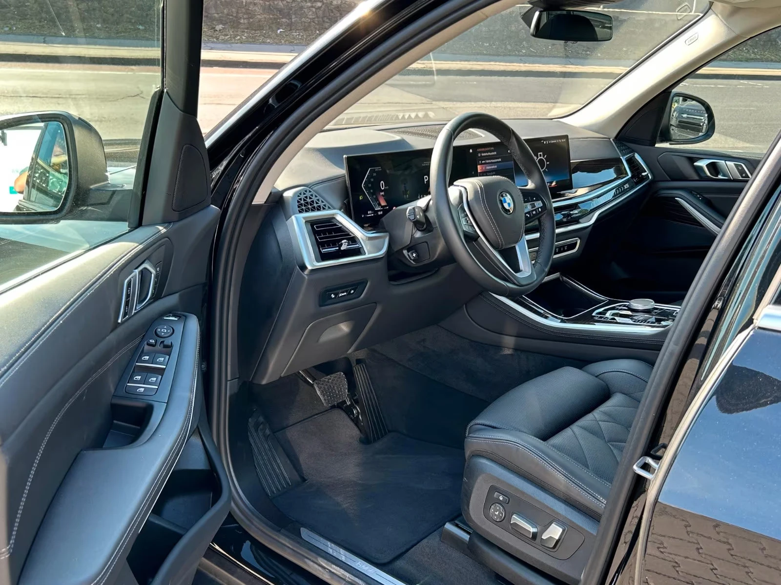 BMW X5 40i/xDRIVE/AIR/381HP/SPORT/7S./PANO/MEMO/HUD/660f - изображение 10