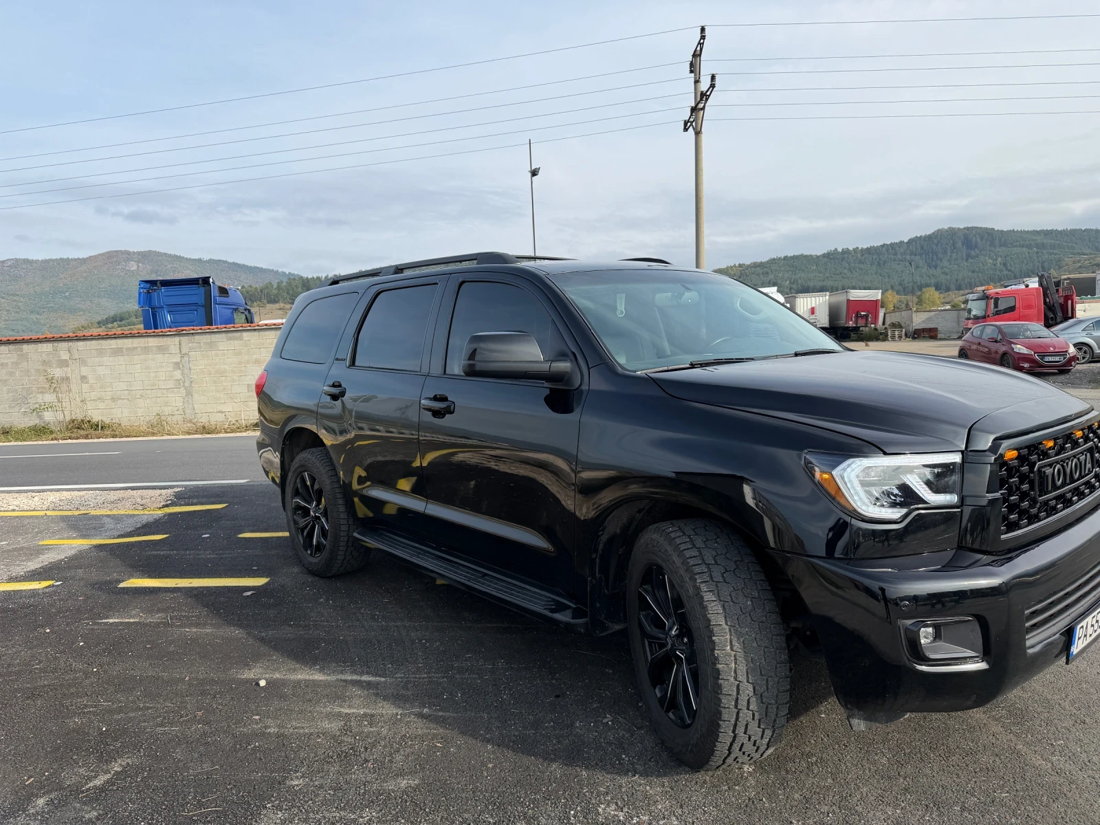 Toyota Sequoia ТОП ТОП СЪСТОЯНИЕ - изображение 2