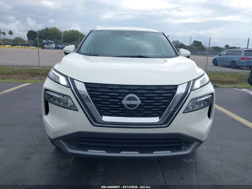 Nissan Rogue 1.5l Sl Fwd, снимка 12 - Автомобили и джипове - 54329591