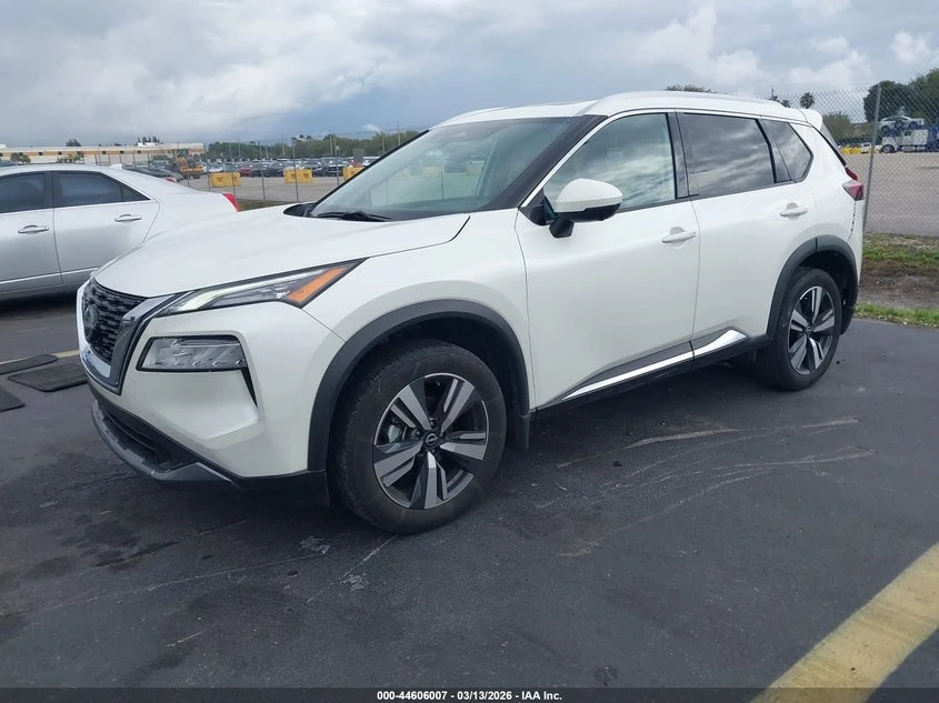 Nissan Rogue 1.5l Sl Fwd, снимка 2 - Автомобили и джипове - 54329591