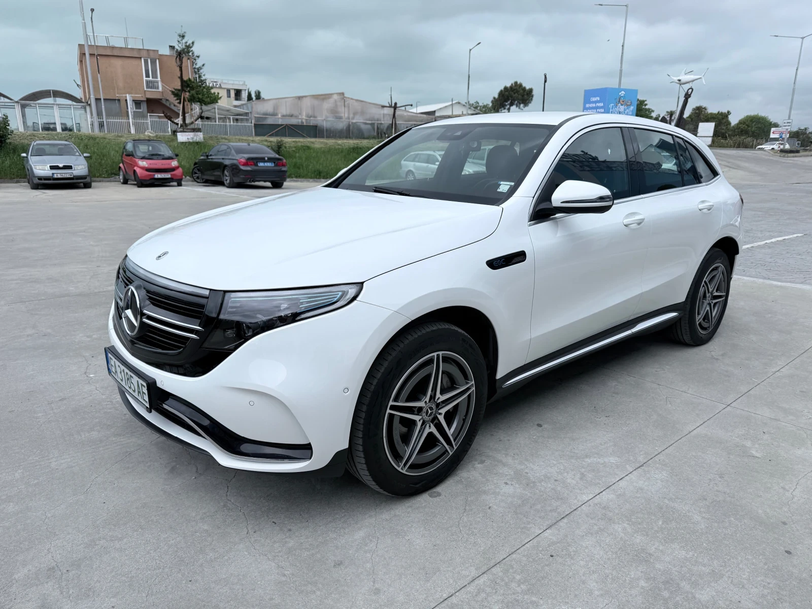 Mercedes-Benz EQC 400 ГАРАНЦИОННЕН ДО 2031, снимка 2 - Автомобили и джипове - 54643409
