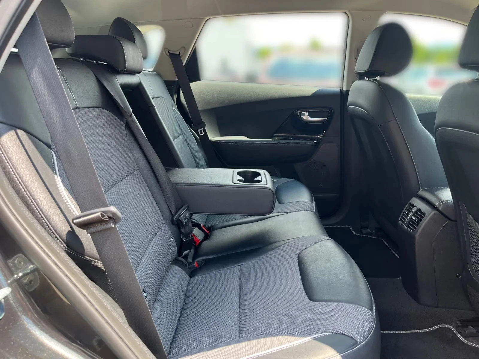 Kia Niro 64kWh/204HP/VISION/CAM/NAVI/LED/KLEES/613z, снимка 10 - Автомобили и джипове - 55302301