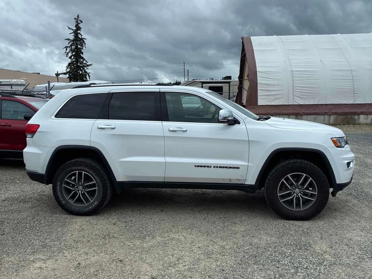 Jeep Grand cherokee  Limited / V6 / КЛИП НА МОТОРА / АВТОКРЕДИТ, снимка 3 - Автомобили и джипове - 55500439