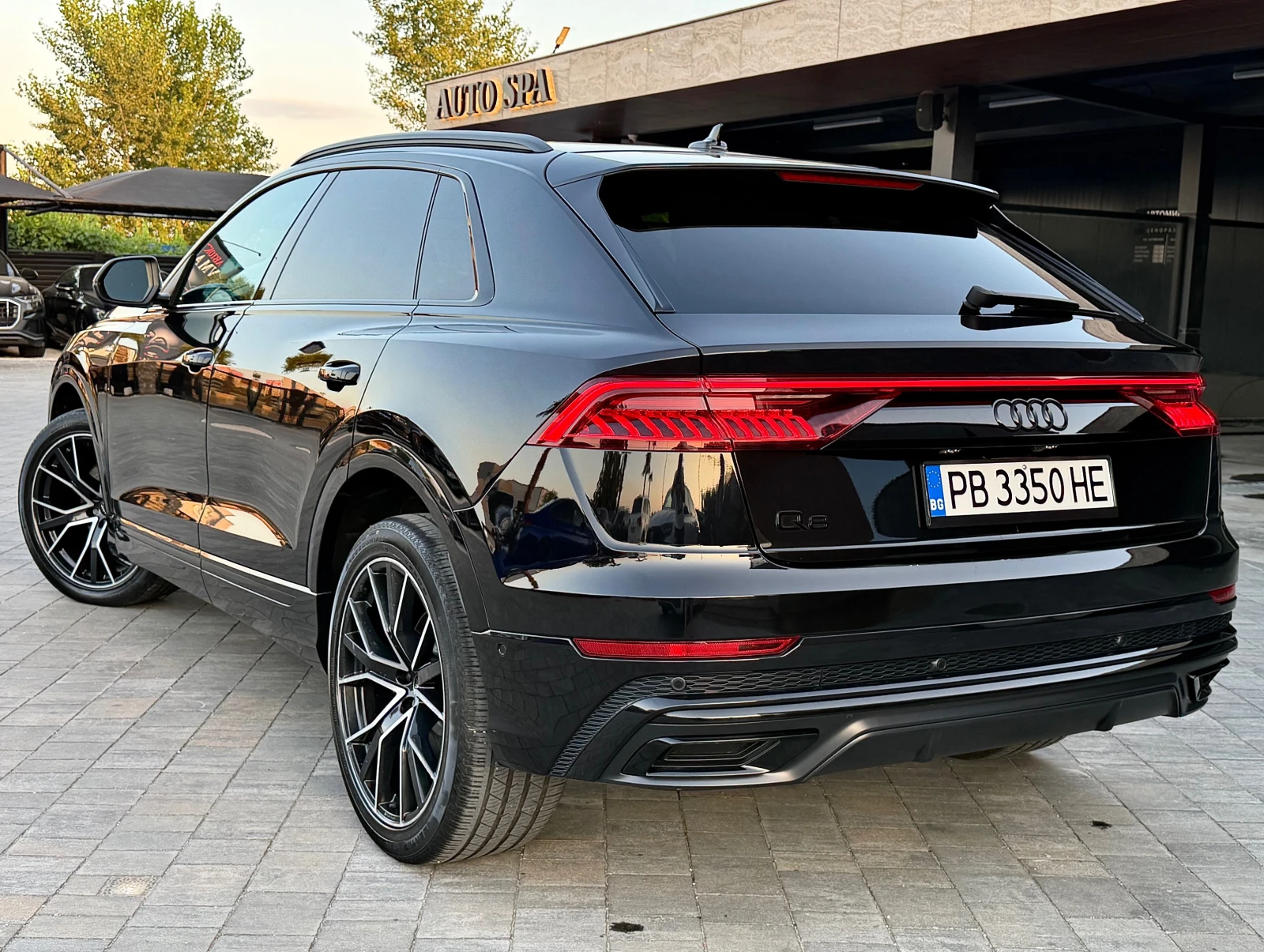 Audi Q8 55TFSI S-Line #SoftClose#PANO#OBDUH#B&O#FULL MAX#, снимка 4 - Автомобили и джипове - 55647366