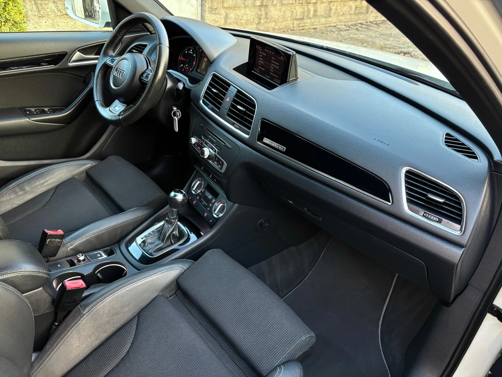 Audi Q3 2.0TDI 177к.с. 3X S-line* QUATTRO* , снимка 8 - Автомобили и джипове - 56155400