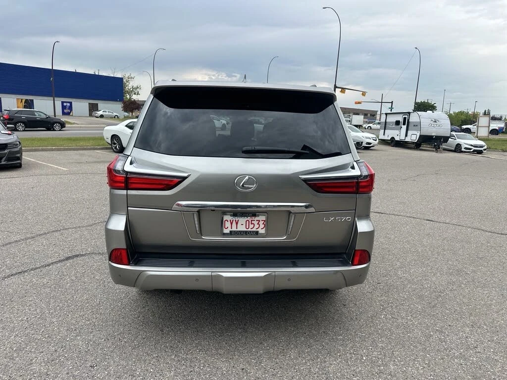 Lexus LX 570 MARK LEV* DISTRONIC* ТЕЛЕВИЗОРИ* 6+ 1* КРАЙНА ЦЕНА, снимка 4 - Автомобили и джипове - 56208531