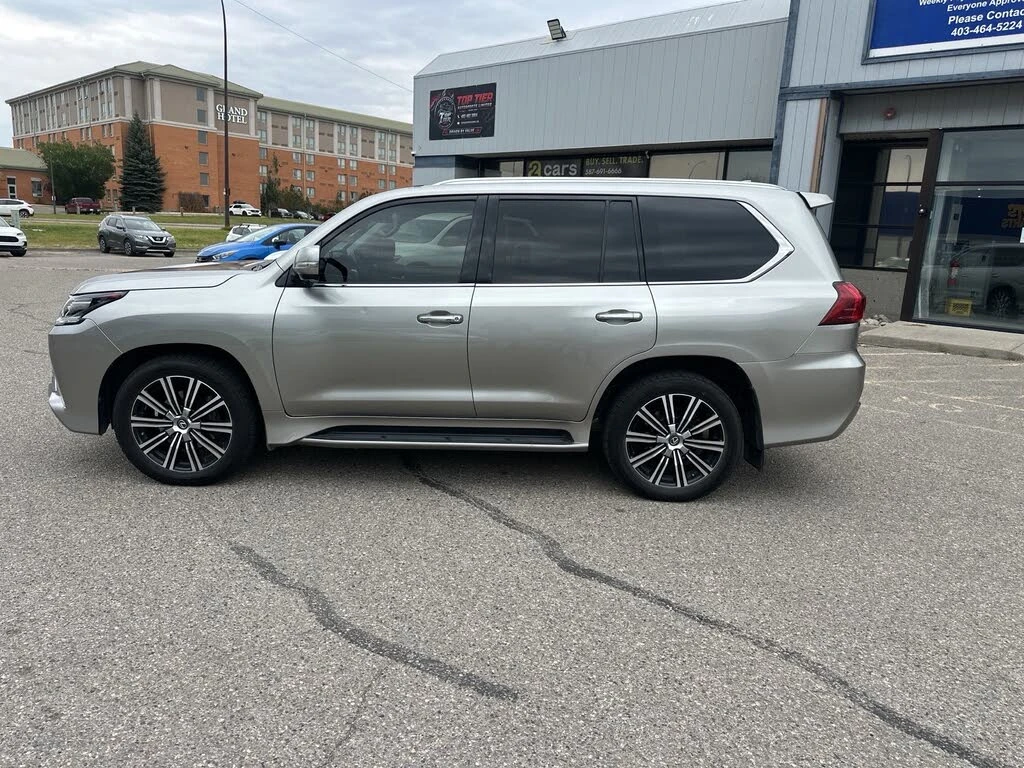 Lexus LX 570 MARK LEV* DISTRONIC* ТЕЛЕВИЗОРИ* 6+ 1* КРАЙНА ЦЕНА, снимка 5 - Автомобили и джипове - 56208531