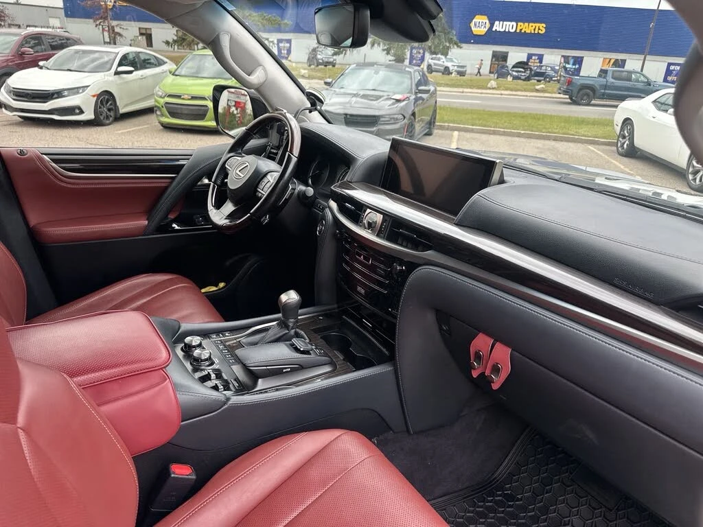 Lexus LX 570 MARK LEV* DISTRONIC* ТЕЛЕВИЗОРИ* 6+ 1* КРАЙНА ЦЕНА, снимка 9 - Автомобили и джипове - 56208531
