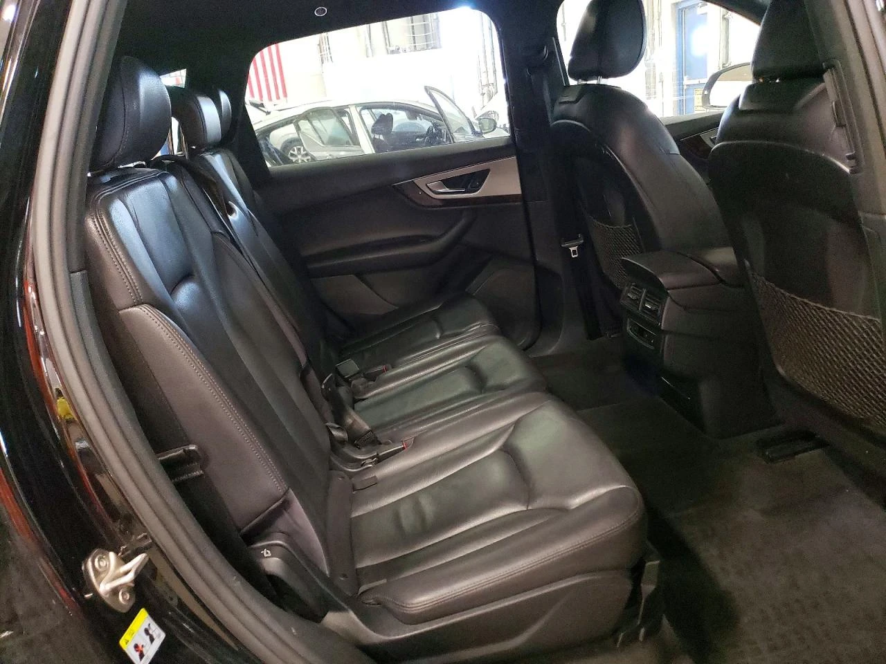 Audi Q7 2.0l Premium, снимка 11 - Автомобили и джипове - 56485393