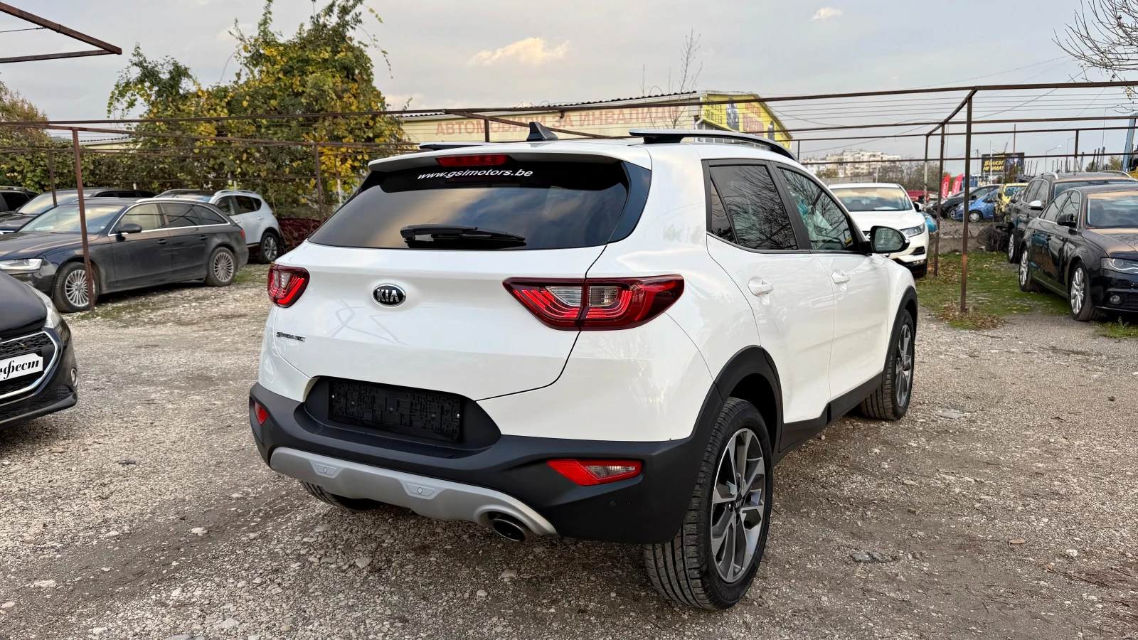 Kia Stonic 1.4i НАВИ КАМЕРА ЛЕД, снимка 4 - Автомобили и джипове - 56747902