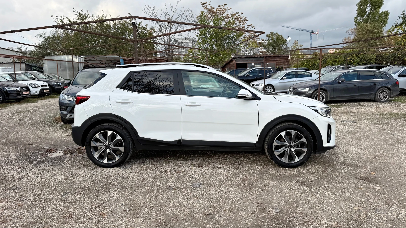 Kia Stonic 1.4i НАВИ КАМЕРА ЛЕД, снимка 5 - Автомобили и джипове - 56747902
