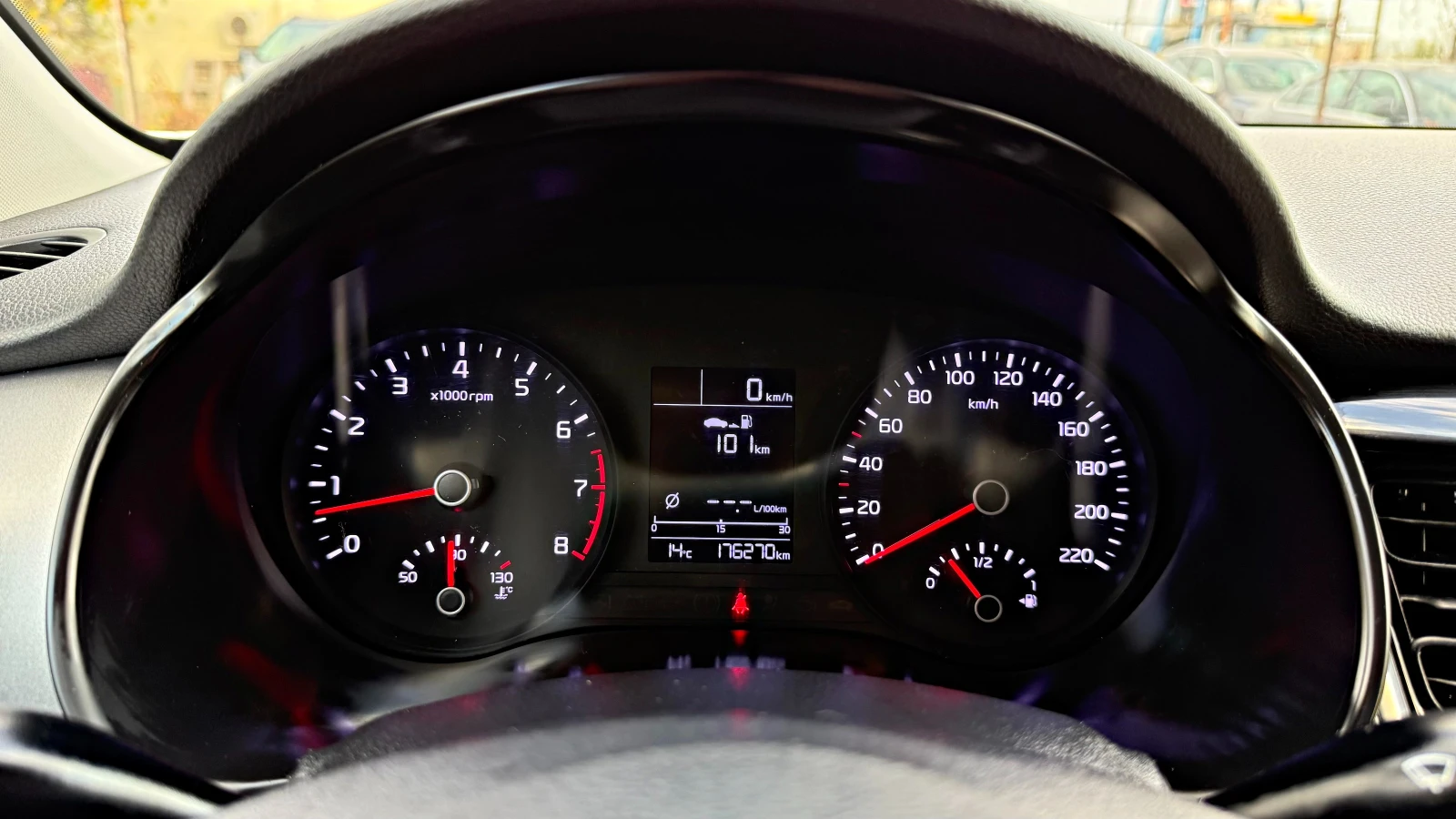 Kia Stonic 1.4i НАВИ КАМЕРА ЛЕД, снимка 10 - Автомобили и джипове - 56747902