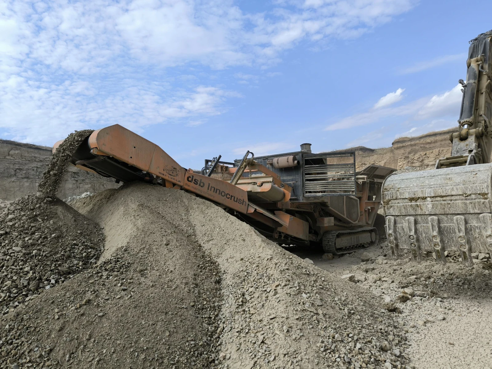 Машини за насипни материали Друга Мобилна трошачка DSB Innocrush 30  - изображение 2