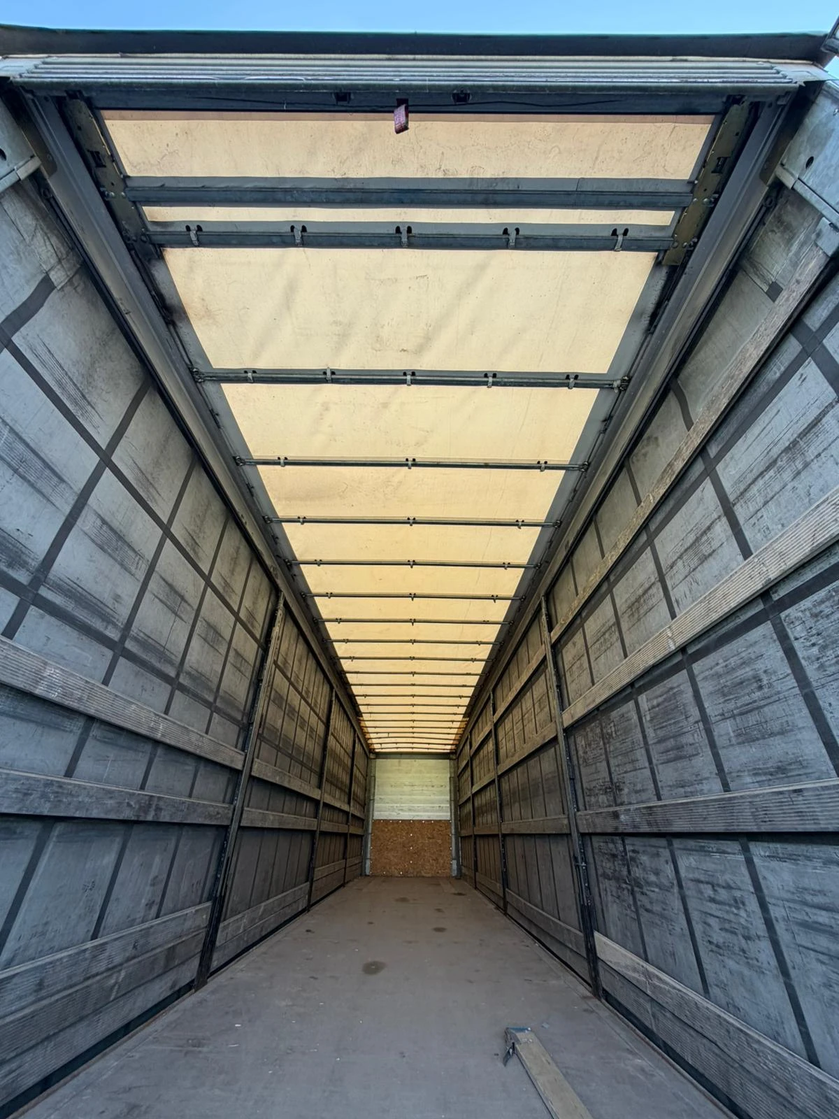 Полуремарке Schmitz SCS 24L 1362 - VARIOS Тристранна щора, снимка 7 - Ремаркета - 54773975
