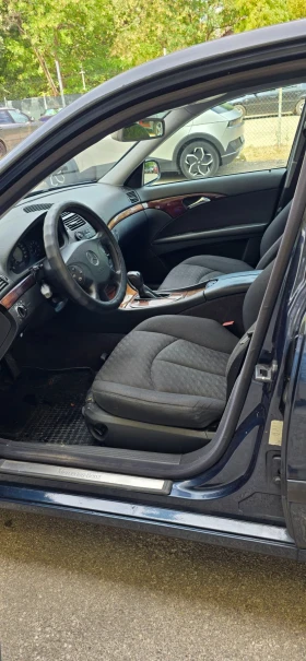 Mercedes-Benz E 240 2.6i, Автомат, снимка 9