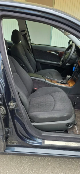 Mercedes-Benz E 240 2.6i, Автомат, снимка 12