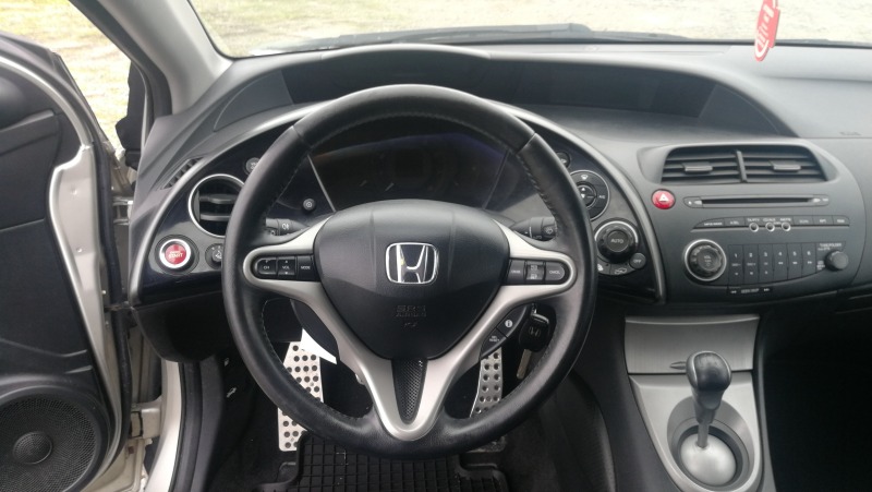 Honda Civic 1.8i 140к.с, снимка 11 - Автомобили и джипове - 39283992