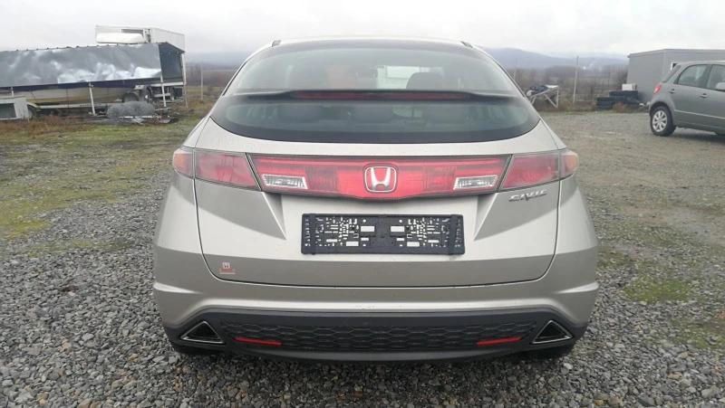 Honda Civic 1.8i 140к.с, снимка 6 - Автомобили и джипове - 39283992