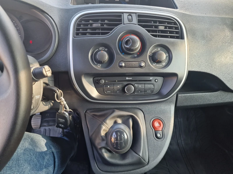 Renault Kangoo Maxi Navi Euro6, снимка 13 - Автомобили и джипове - 47778312