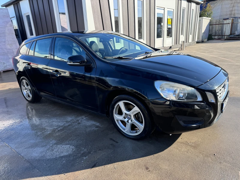 Volvo V60 D2, снимка 1 - Автомобили и джипове - 47963361