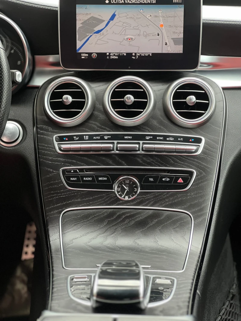 Mercedes-Benz C 250 AMG LINE/Камера/FULL, снимка 11 - Автомобили и джипове - 52523512