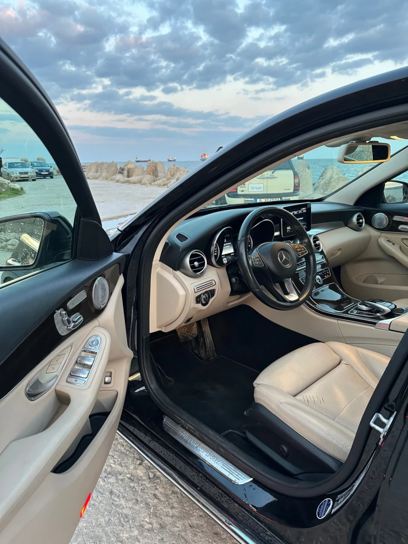 Mercedes-Benz C 300, снимка 11 - Автомобили и джипове - 52255780