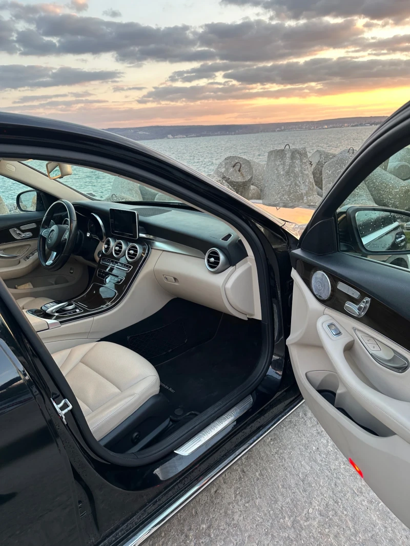 Mercedes-Benz C 300, снимка 13 - Автомобили и джипове - 52255780