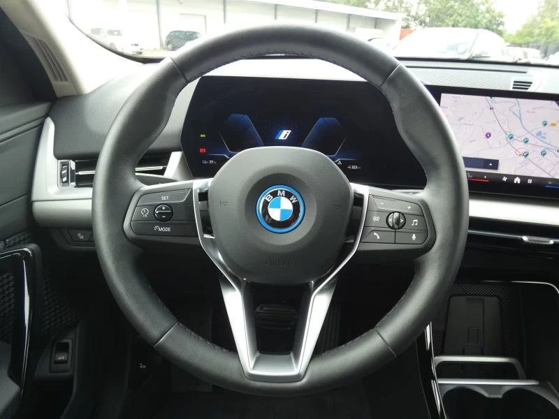BMW iX2 eDrive20/204HP/NAVI/LED/CAM/CARPLAY/KLESS/251g, снимка 11 - Автомобили и джипове - 51569963