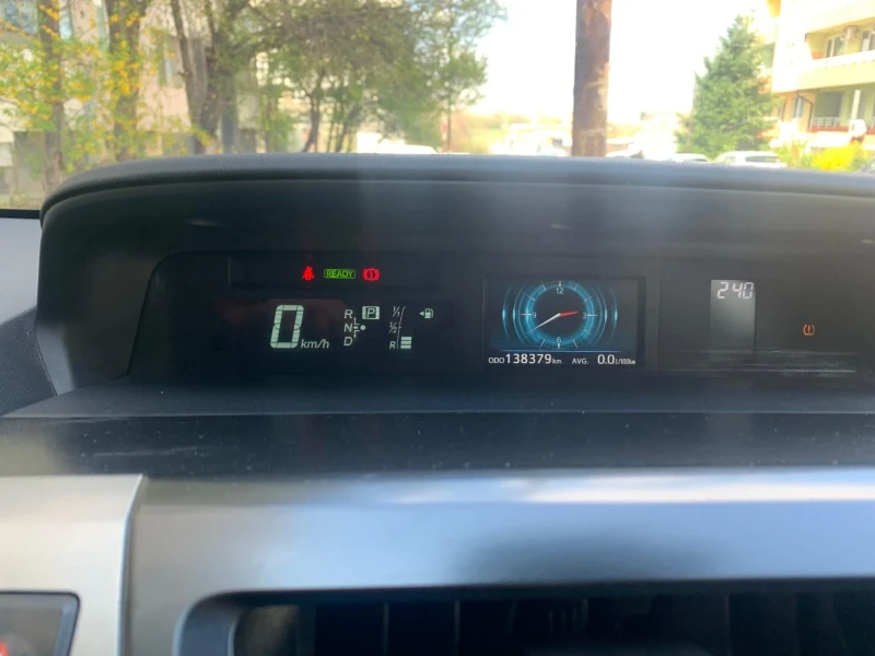 Toyota Prius Prius plus, снимка 10 - Автомобили и джипове - 52058155