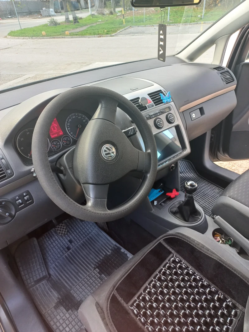 VW Touran, снимка 6 - Автомобили и джипове - 52514085