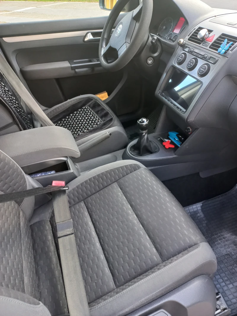 VW Touran, снимка 2 - Автомобили и джипове - 52514085