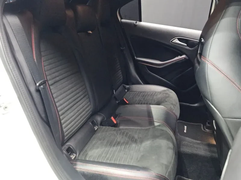 Mercedes-Benz A 250 AMG LINE!!!, снимка 12 - Автомобили и джипове - 55111228