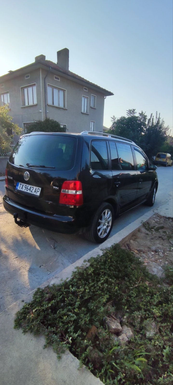 VW Touran 1.9 tdi, снимка 6 - Автомобили и джипове - 55579175