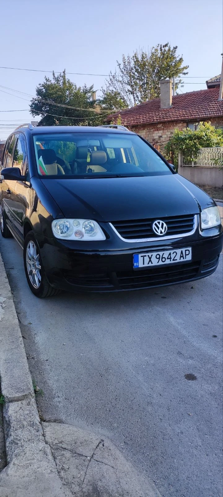 VW Touran 1.9 tdi, снимка 3 - Автомобили и джипове - 55579175