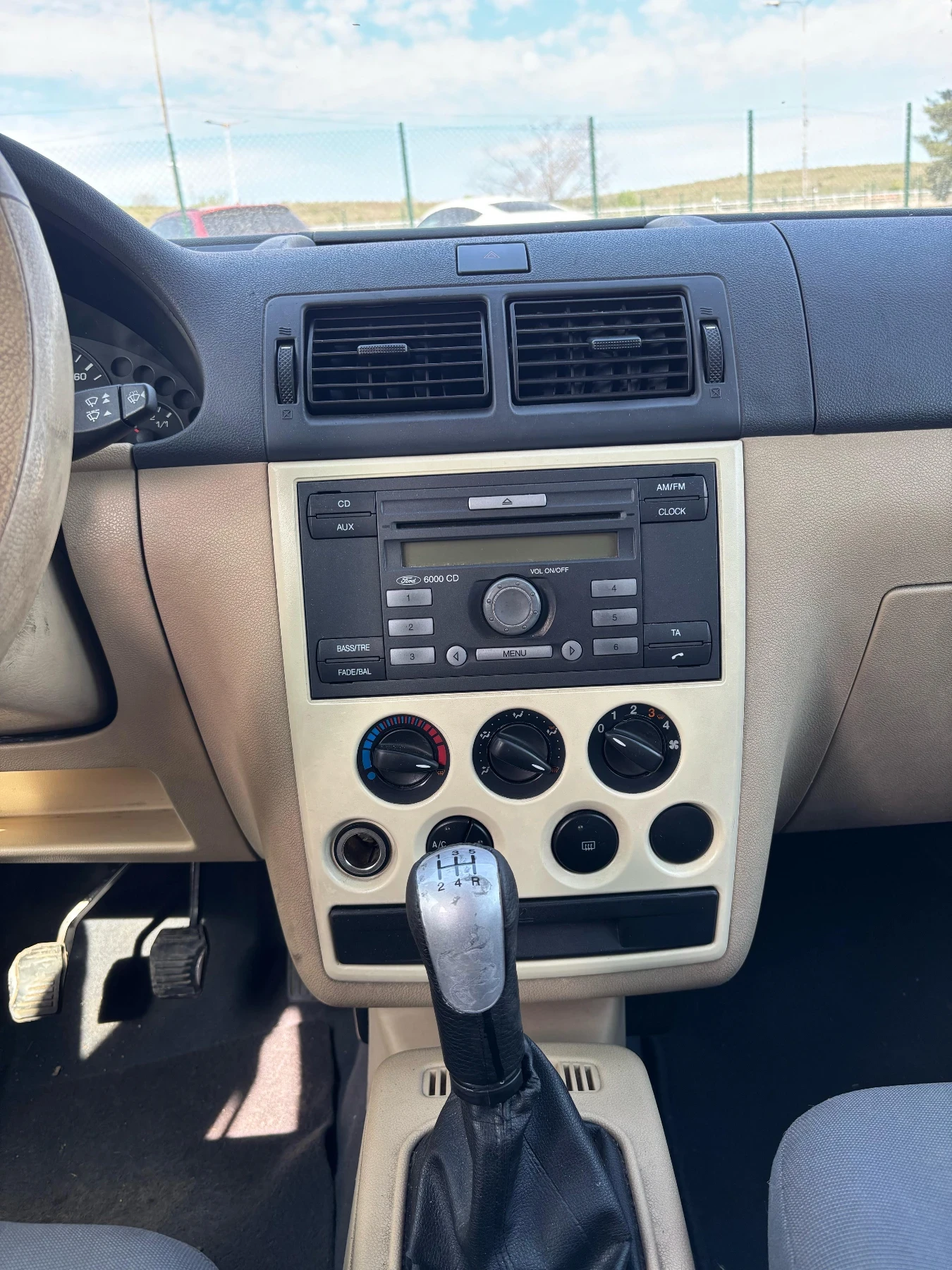 Ford Connect Пътнически GLX - изображение 10