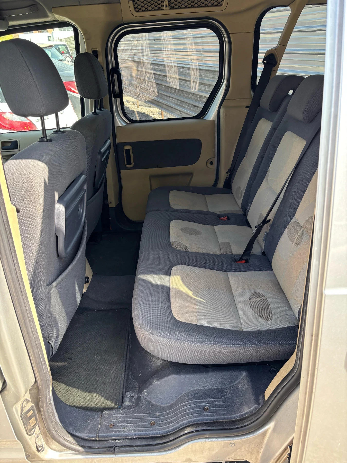 Ford Connect Пътнически GLX - изображение 6