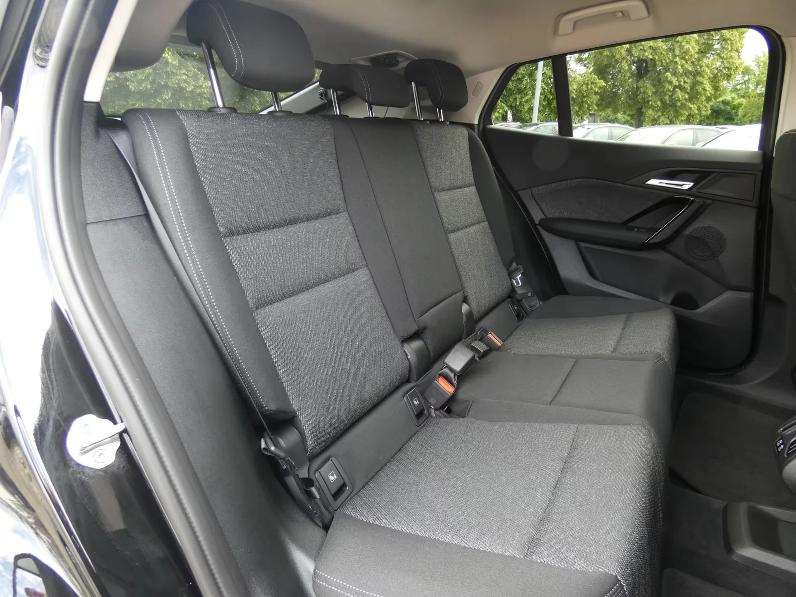 BMW iX2 eDrive20/204HP/NAVI/LED/CAM/CARPLAY/KLESS/251g | Mobile.bg   15