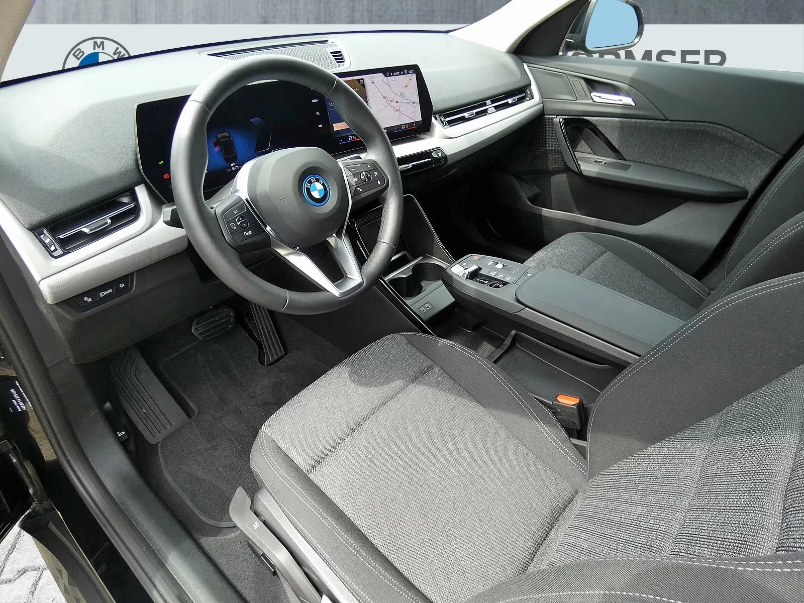 BMW iX2 eDrive20/204HP/NAVI/LED/CAM/CARPLAY/KLESS/251g - изображение 9