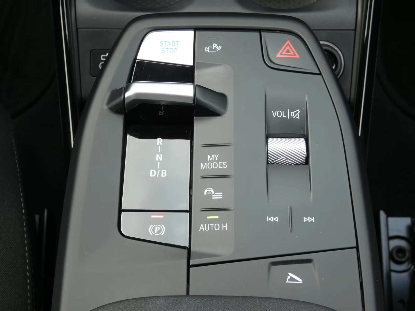 BMW iX2 eDrive20/204HP/NAVI/LED/CAM/CARPLAY/KLESS/251g | Mobile.bg   14