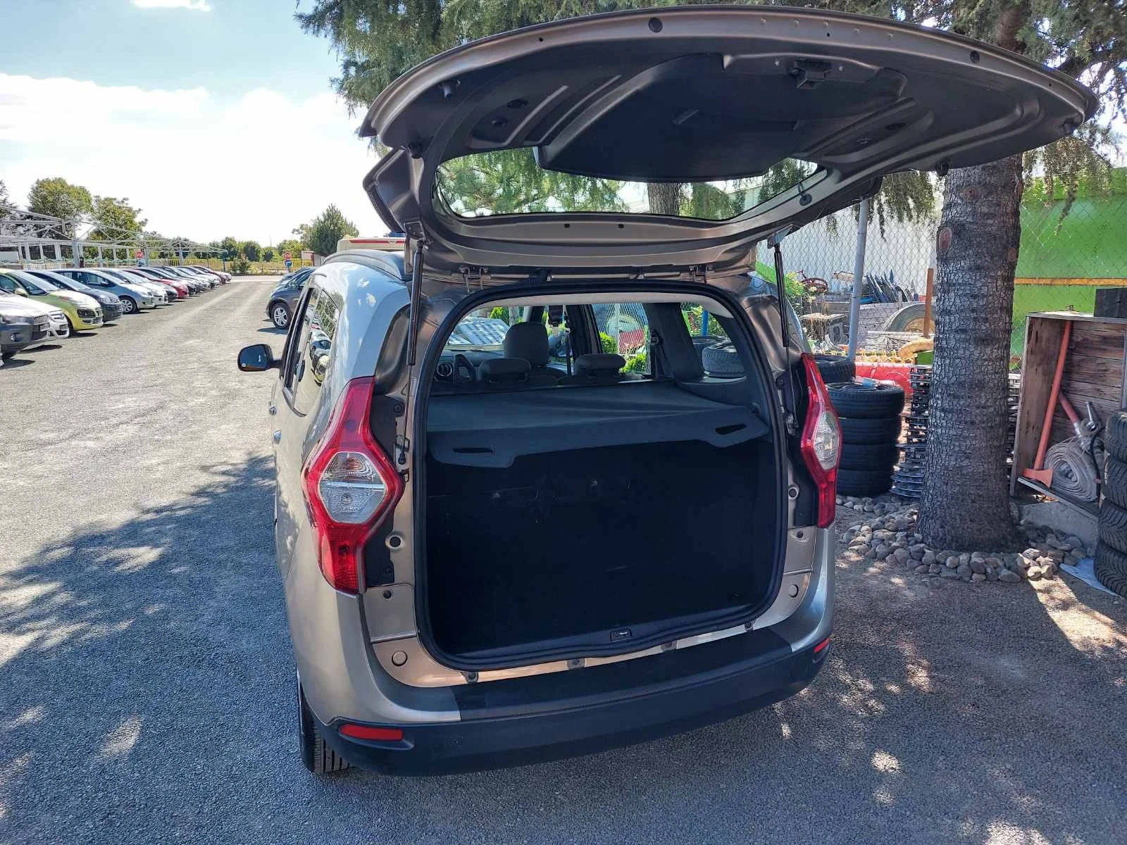 Dacia Lodgy 1.6i - изображение 2