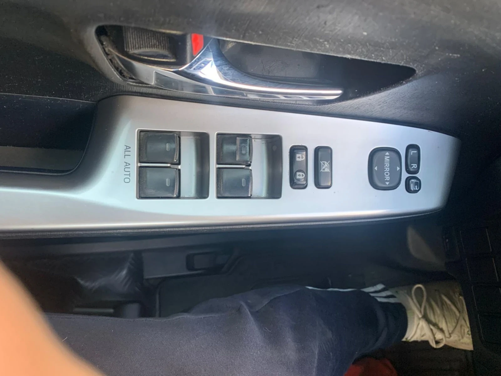 Toyota Prius Prius plus - изображение 8