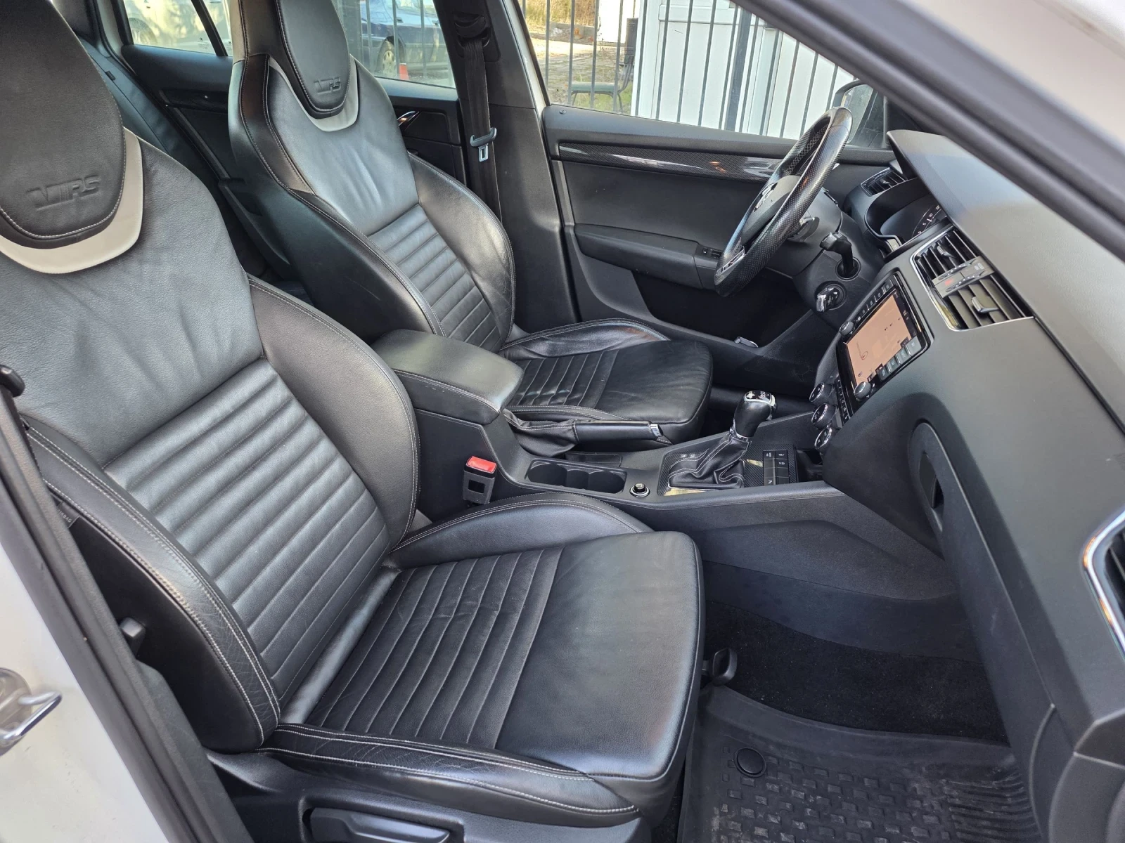 Skoda Octavia 2.0TDI/VRS/184HP/АВТОМАТИК/, снимка 12 - Автомобили и джипове - 53208078