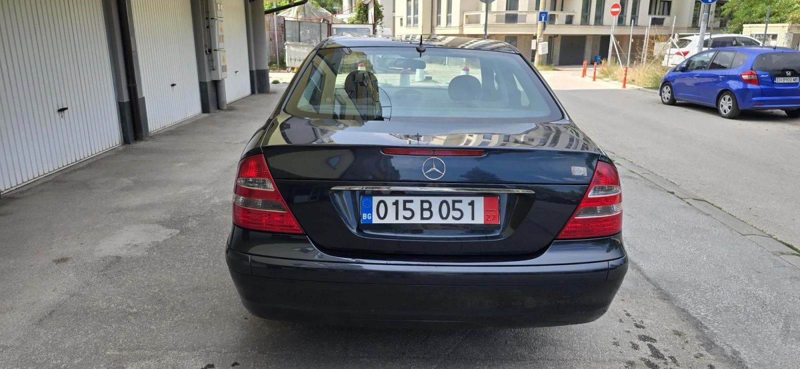 Mercedes-Benz E 240 2.6i, Автомат, снимка 3 - Автомобили и джипове - 53215509