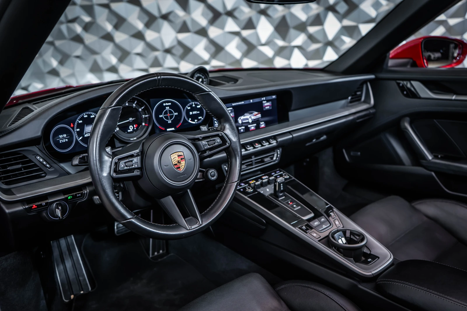 Porsche 911 Carrera 4S * Akrapovic* Sportchrono* 360 - изображение 8